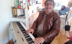 La poésie se murmure au rythme du piano sur Fréquence Mistral