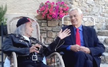 La république française honore le père Guy Gilbert