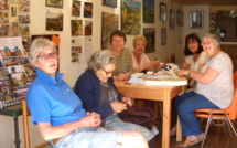 dans la vallée du Jabron, le Papotin est un bar où il fait bon papoter !