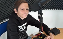 Philémon est en stage sur Fréquence Mistral