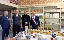 Banon : un fromage, des livres et… des douceurs !