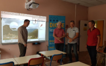 Des vidéoprojecteurs interactifs pour les écoles dignoises