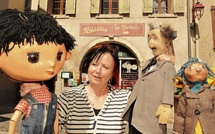 Les marionnettes envahissent le théâtre de la fourmi