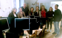 Des ordinateurs de Sanofi-Sisteron offerts au Café sourire !