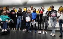 Le théâtre des réseaux sociaux… pour de vrai !