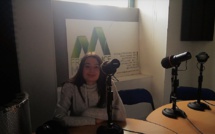 Maëlys est en stage à Fréquence Mistral…