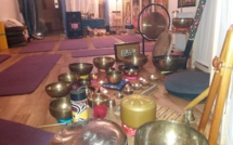 De la relaxation aux sons des bols chantants pour le personnel soignant de l'hôpital