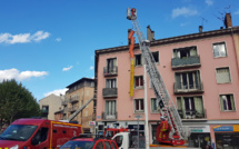 A Digne, un feu de toiture rapidement maitrisé par les sapeurs-pompiers.