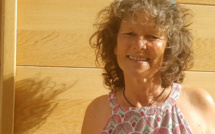 Stéphie est chanteuse et sort son 1er album