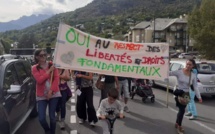 Le pass sanitaire continu de mobiliser contre lui