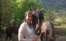 Une équithérapeute de Briançon utilise le cheval pour soigner des personnes. 