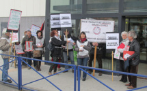 Boycott de produits israéliens organisé par France Palestine Solidarité du 04 devant un supermarché à Digne