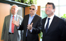 Le candidat de la droite aux élections régionales, Christian Estrosi en visite à Sisteron hier !