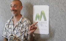 Jean-Michel Di Scala haut en couleurs et ses créations de guitares