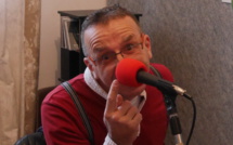 Depuis 20 ans Augustin le clown déambule dans le 04 