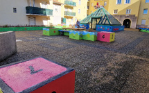 Un chantier éducatif réussi qui embellit la cour intérieure du Balistère à Digne les Bains !