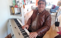La poésie se murmure au rythme du piano sur Fréquence Mistral